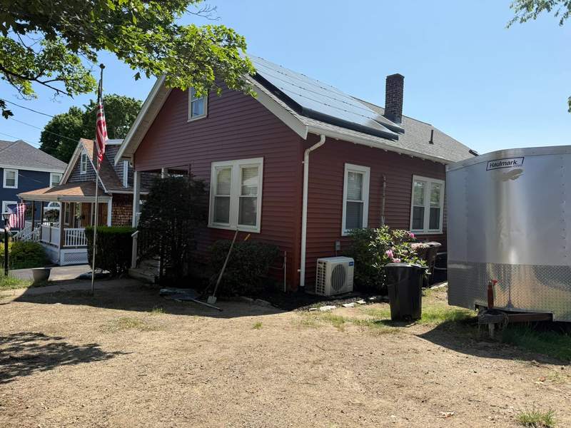Vinyl Siding Project project on the South Shore by CB Builders Corp.